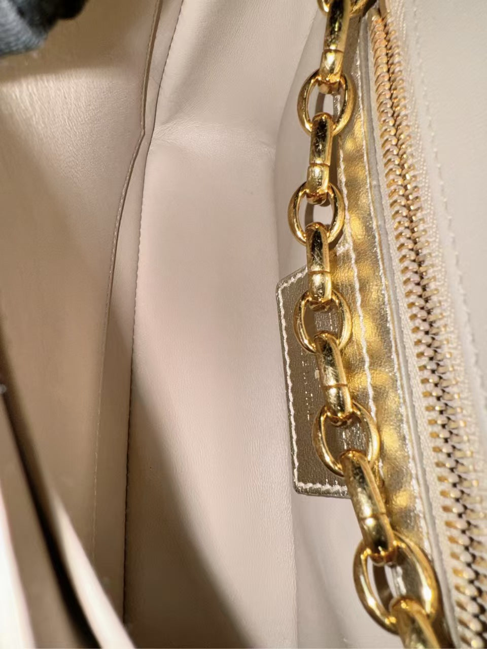 preloved Dior bag shoulder bag/cross body bag/classical
