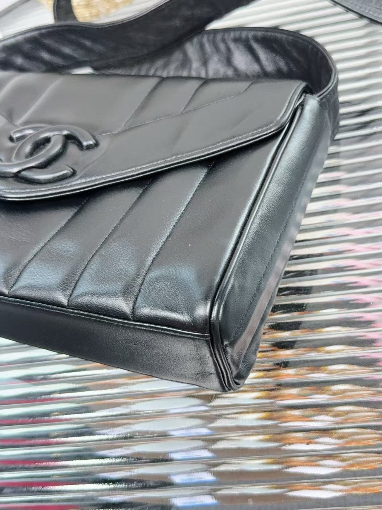 preloved Chanel bag so black shoulder bag