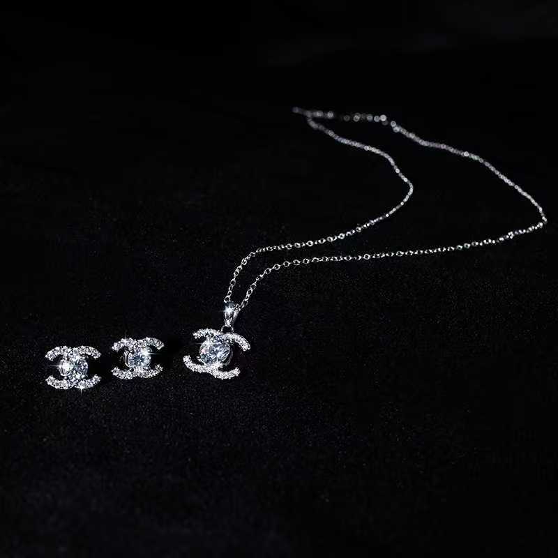 High level Diamond necklace